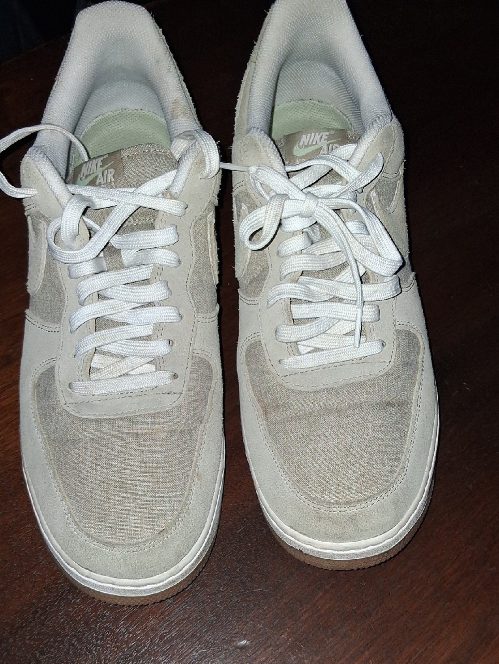 Nike Men’s Sneakers in Light Beige and White